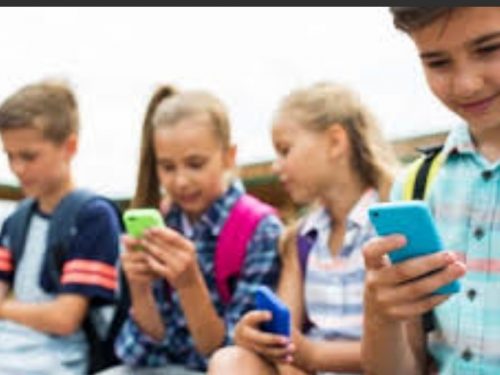 Adolescenti e smartphone: colpi bassi